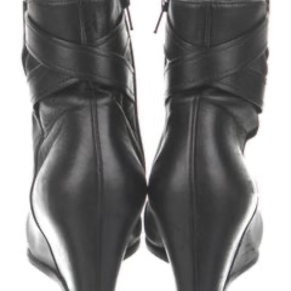 Stuart Weitzman Black Leather Ankle Boots Sz 10 - Picture 1 of 5